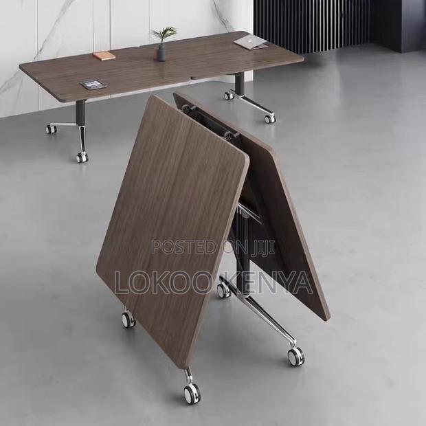 Foldable Table ; Foldable and Stackable Meeting Desk - thumbnail 7