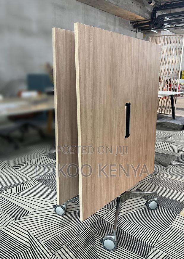 Foldable Table ; Foldable and Stackable Meeting Desk - thumbnail 17
