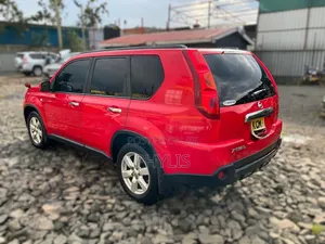 Nissan X-Trail 2.0 Petrol XE 2010 Red