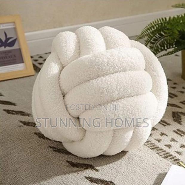 Large Size Luxurious Knot Pillows - thumbnail 2