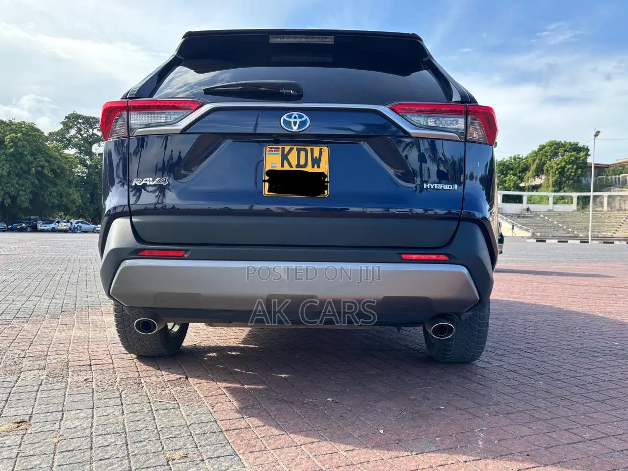 Toyota RAV4 Hybrid 2022 Blue