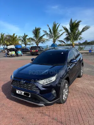 Toyota RAV4 Hybrid 2022 Blue