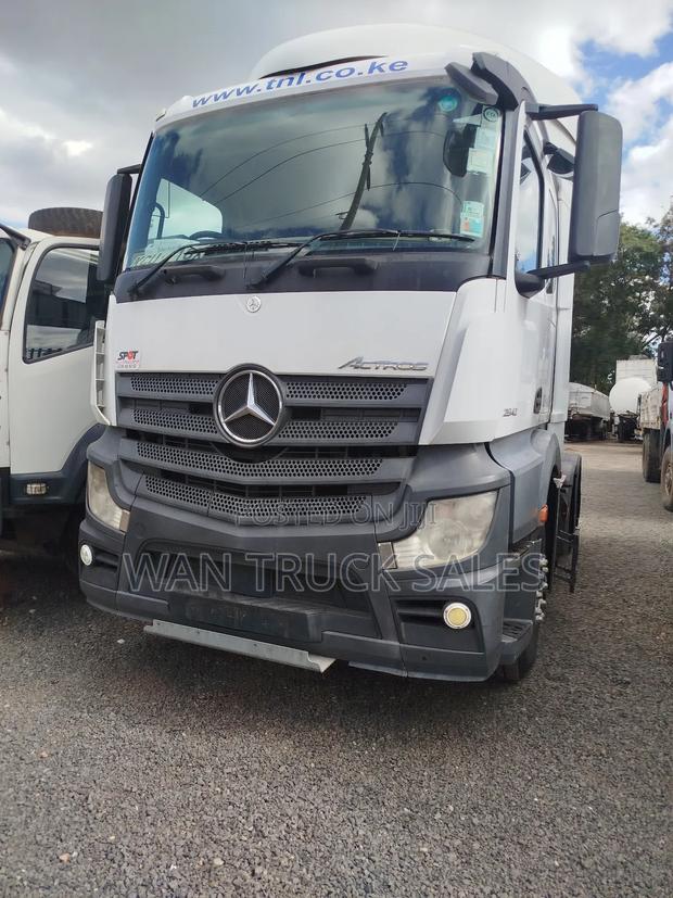 Mercedes Benz Actros Mp4 Trucks 2542 Year 2013