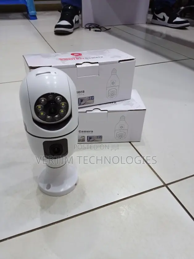 Cloud Storage Backup Support Dual Lens PTZ Rotating Wifi Bulb Camera