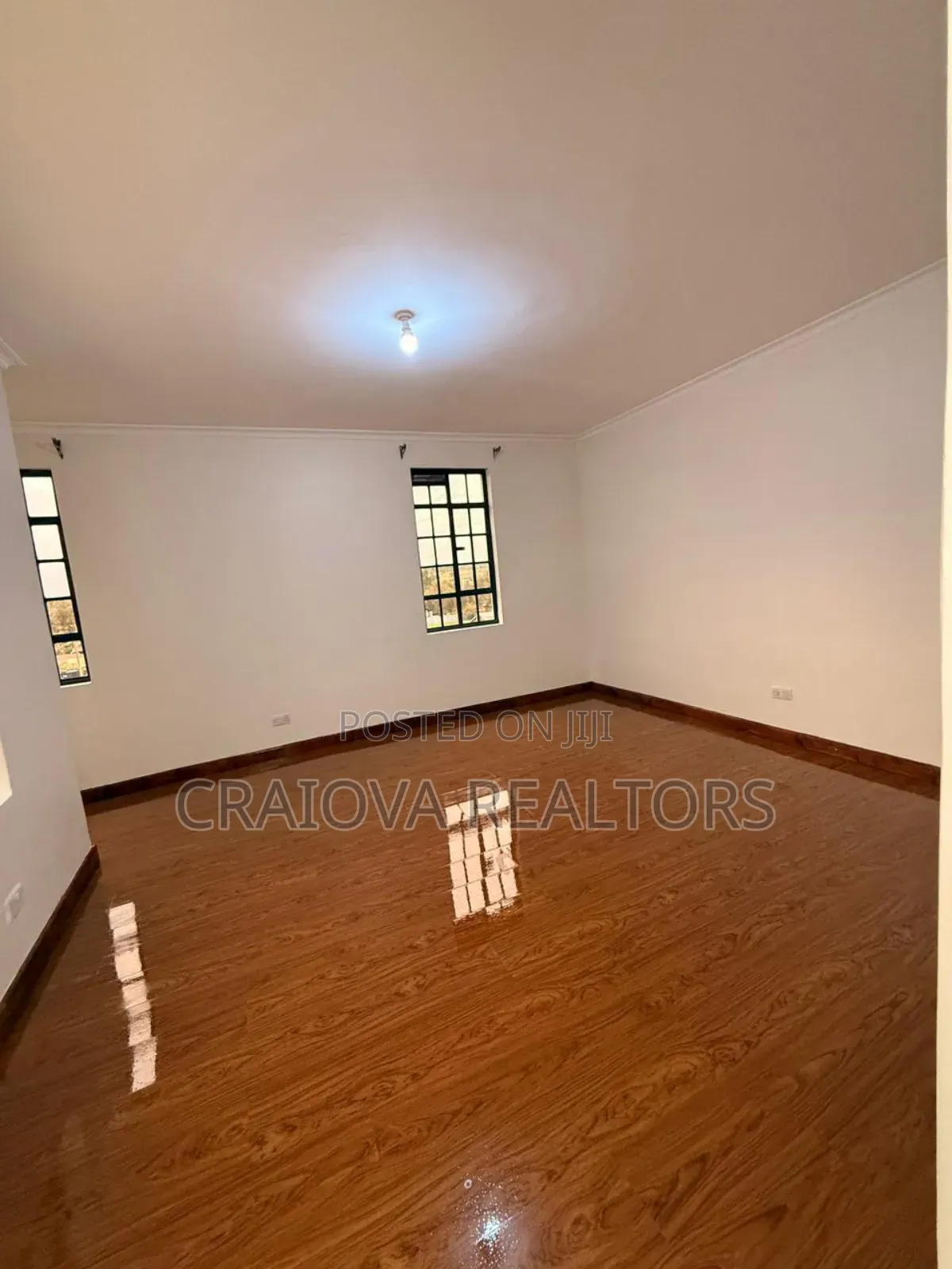 5bdrm Townhouse/Terrace in Kibiku for sale