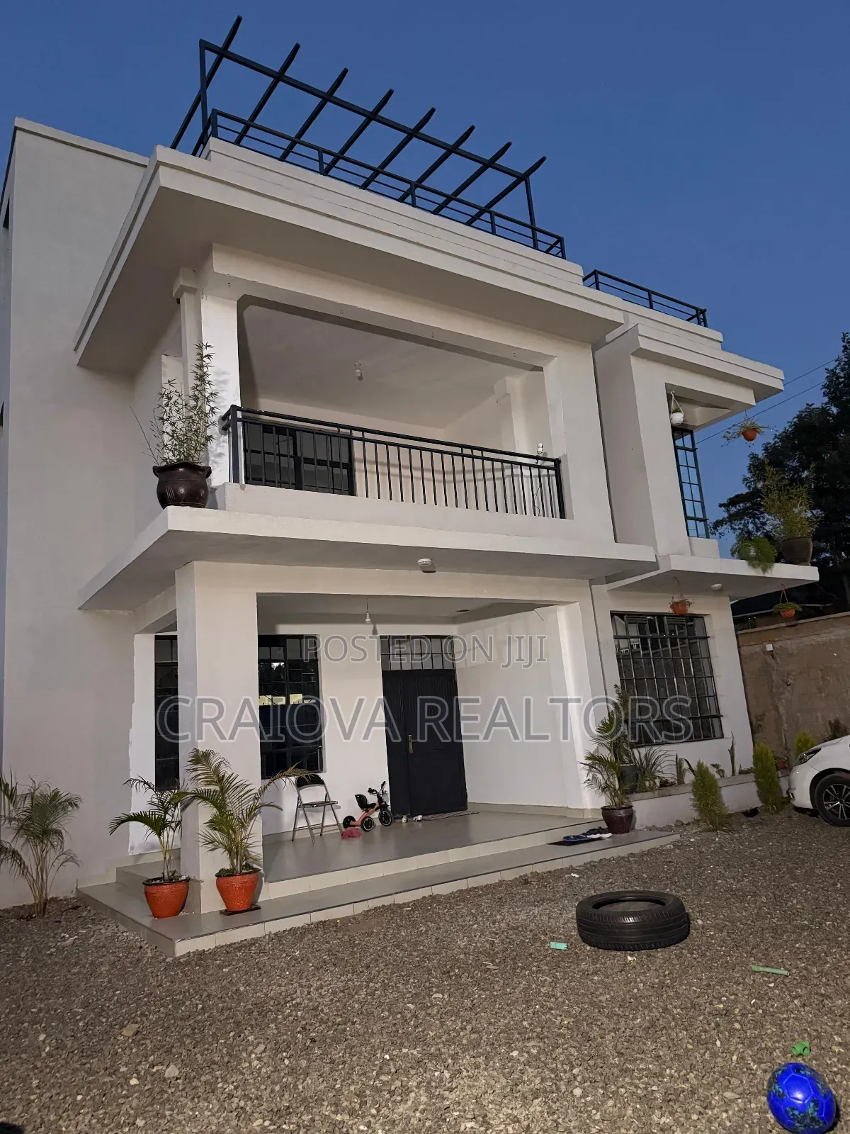 5bdrm Townhouse/Terrace in Kibiku for sale