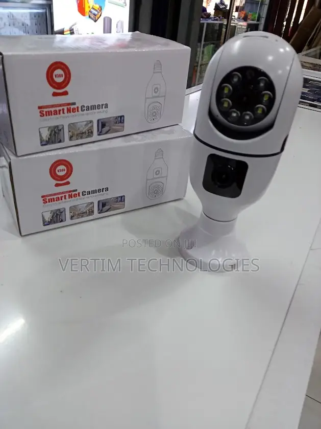 Dual Lens PTZ Indoor Wifi Bulb Camera With Live View Video Streaming