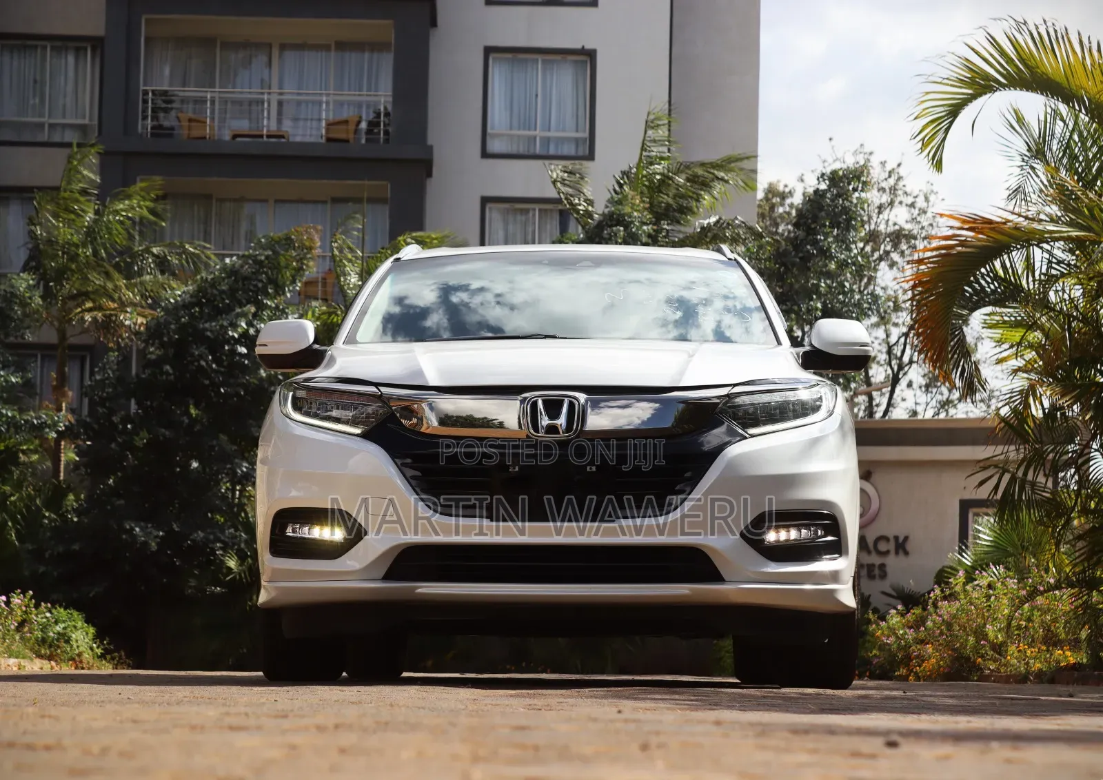 Honda Vezel 1.5 Hybrid 2WD 2018 Pearl