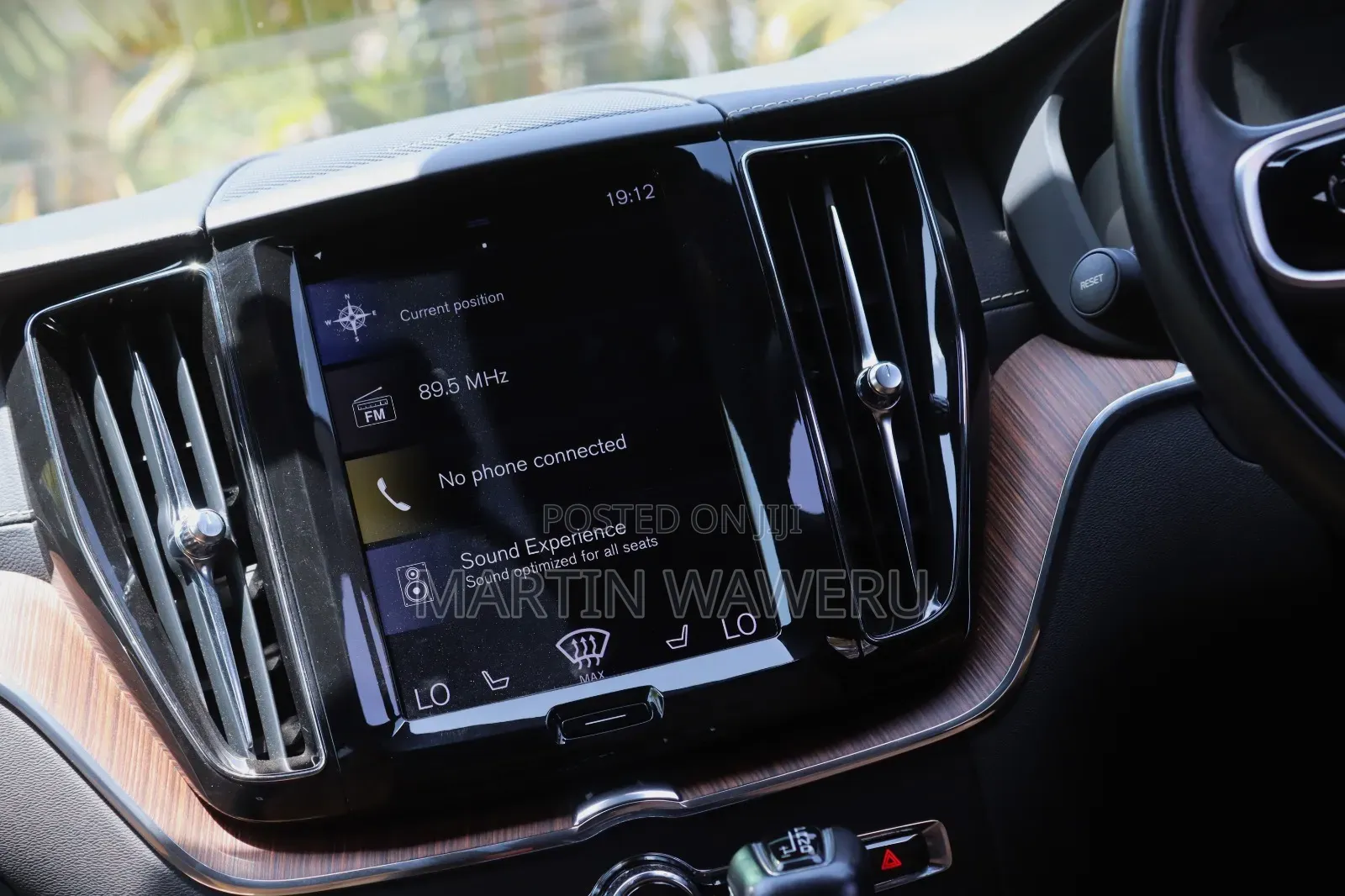Volvo V60 T5 R-Design FWD 2019 Blue