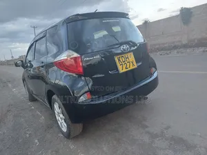 Toyota Ractis 2015 Black