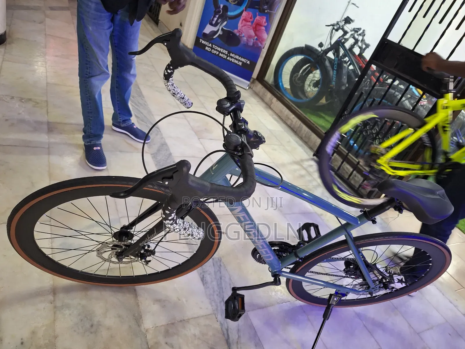 Newspeed 21-Speed Aluminium Alloy Frame Gravel Bike.