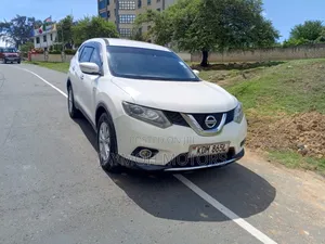Nissan X-Trail 2017 White