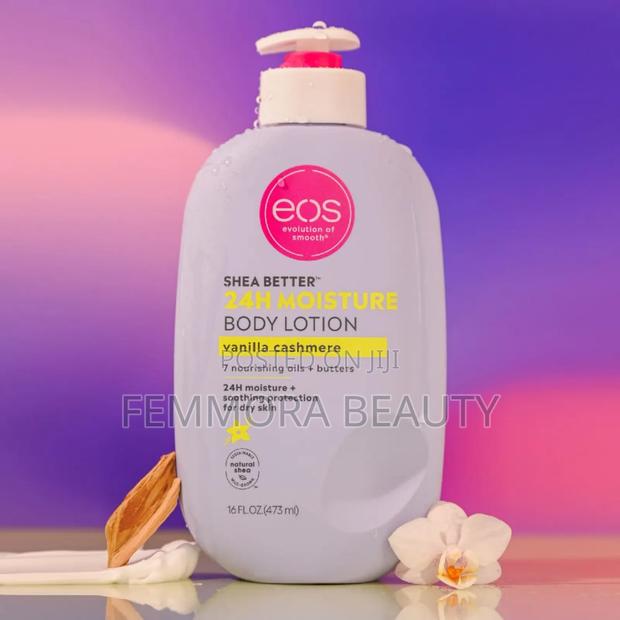 Shear Butter Vanilla Cashmere Body Lotion. - thumbnail 2