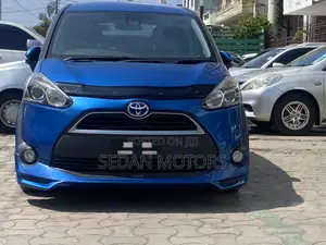 Toyota Sienta 2019 Blue