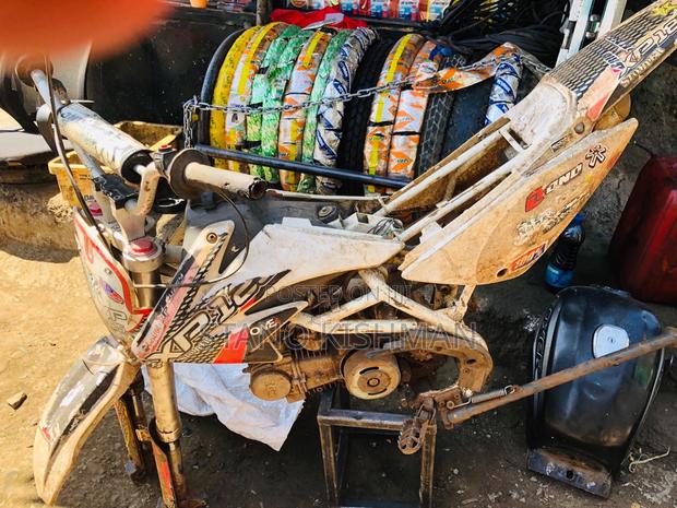 Motorcycle 2007 White - main view