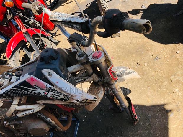 Motorcycle 2007 White - thumbnail 4