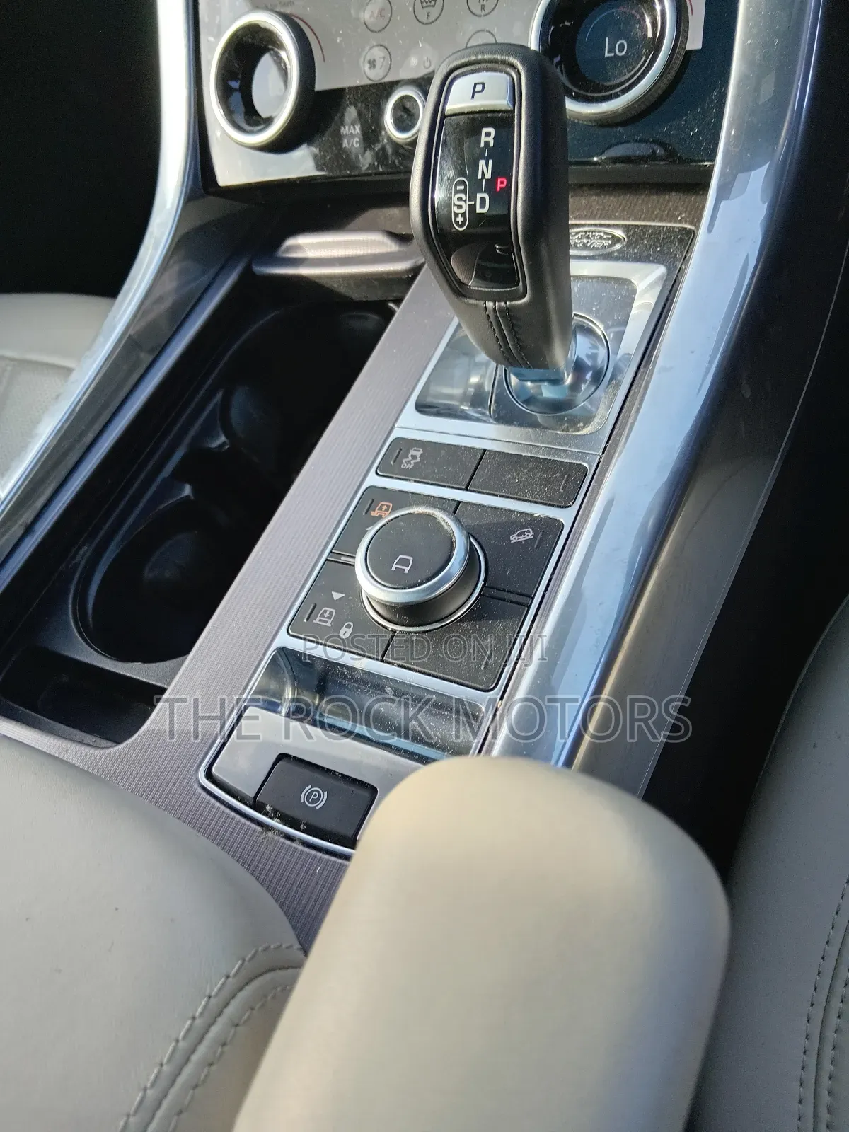 Land Rover Range Rover 2019 White