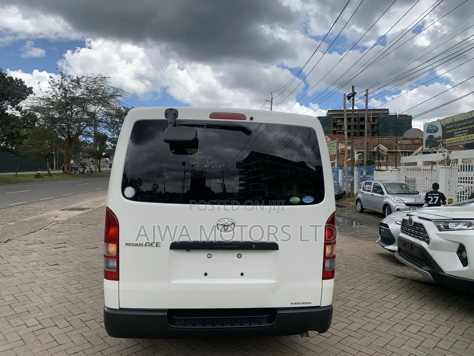 Toyota HiAce 2019 White