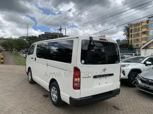 Toyota HiAce 2019 White