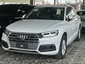 Audi Q5 2.0T Premium AWD quattro 2019 White