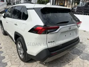 Toyota RAV4 2019 White