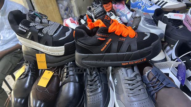 Naked Wolf - thumbnail 3