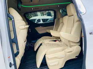 Toyota Alphard 2.5 Petrol FWD 2019 White