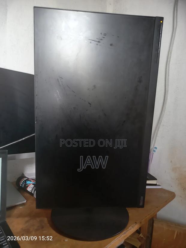 Broken Screen Lenovo Thinkvision T24 -I10 - thumbnail 10