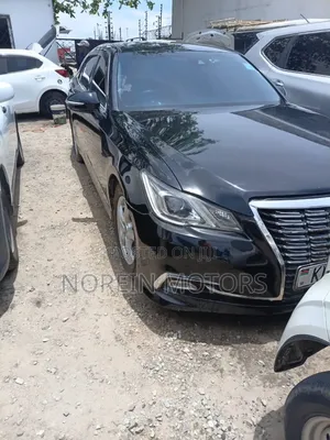 Toyota Crown 2017 Black