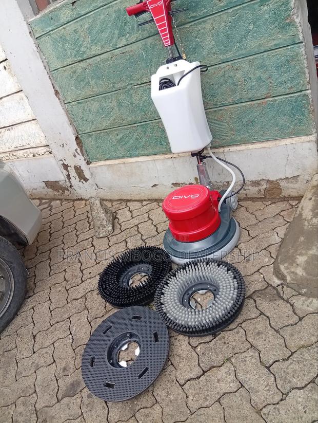 Commercial Floor Scruber - main view