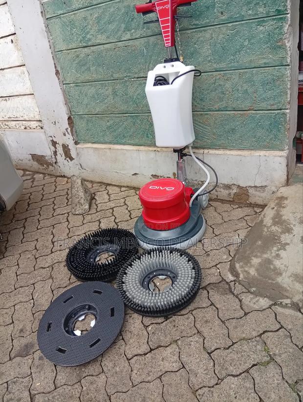 Commercial Floor Scruber - thumbnail 4