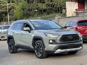 Toyota RAV4 2019 Green