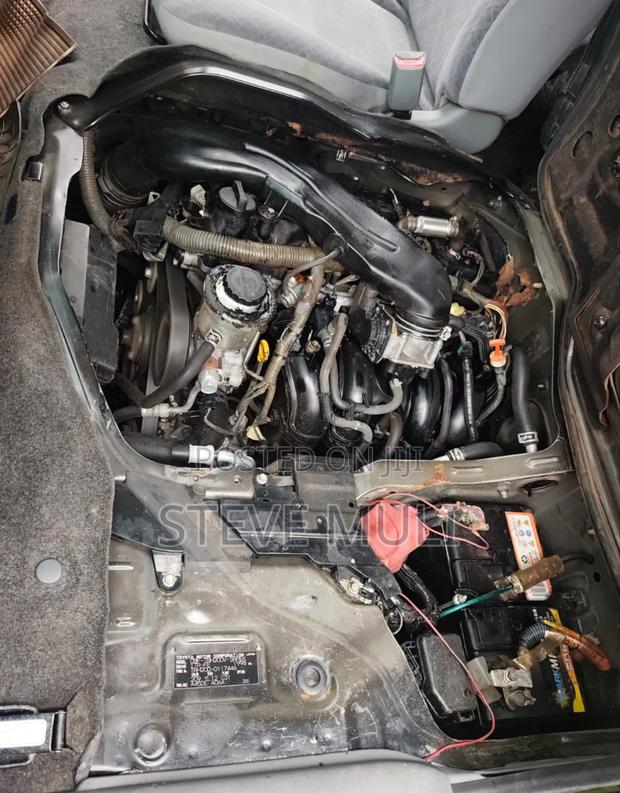 Toyota HiAce 2012 Black - thumbnail 10