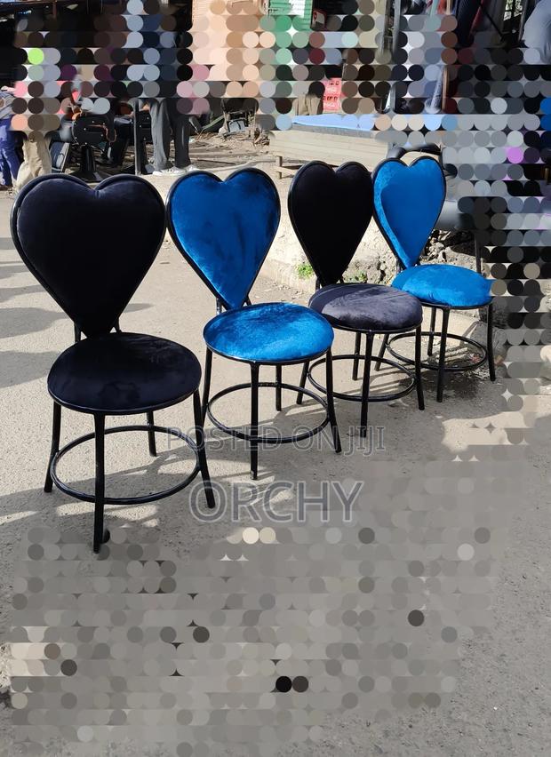 Manicure Seats/ Love Chairs - main view