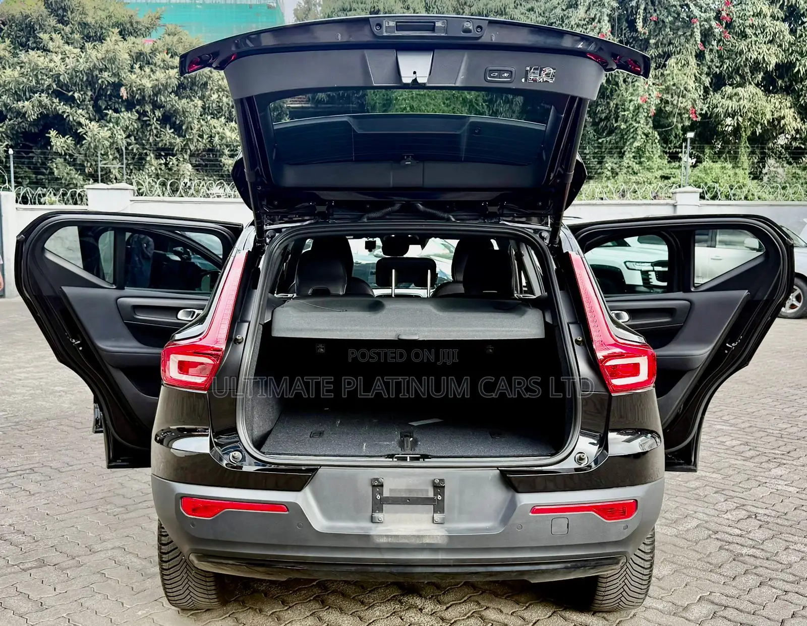 Volvo XC40 B4 Petrol AWD 2020 Black