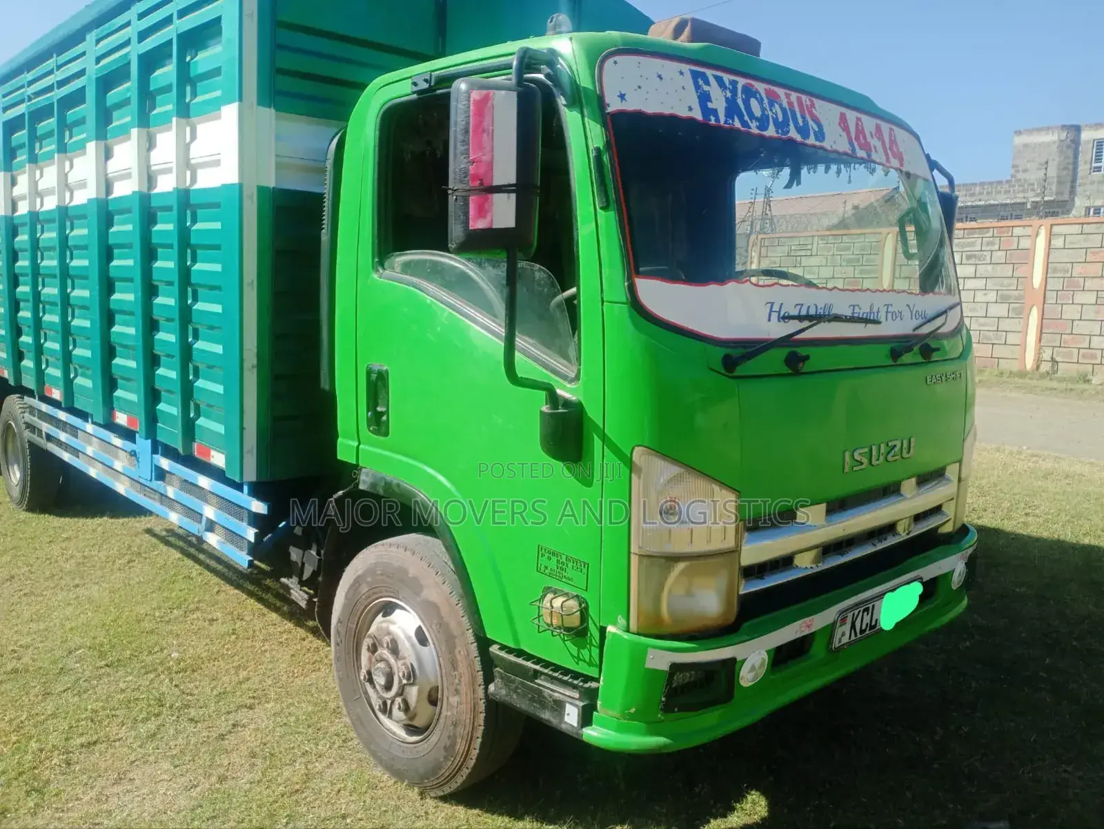 Lorries Are Available for Movers and Cargo Delivery