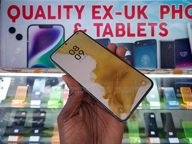 Samsung Galaxy S22+ 5G 128 GB Black - main view