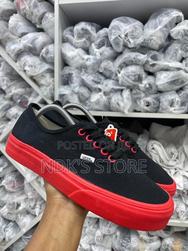 Vans Plain Available - thumbnail 4