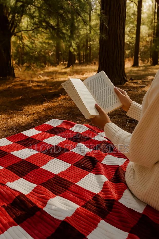 Pattern Fleece Blanket - thumbnail 2