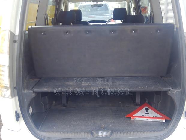 Toyota Voxy 2006 White - thumbnail 6