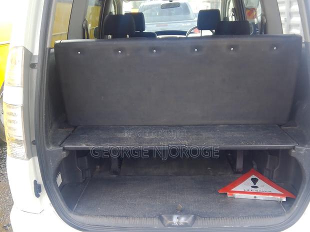 Toyota Voxy 2006 White - thumbnail 7