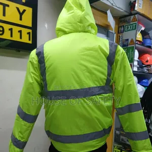 A Modular 4season Jacket for Cyclists