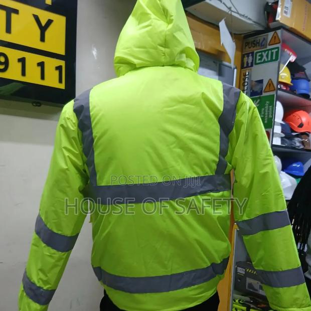 A Modular 4season Jacket for Cyclists - thumbnail 2