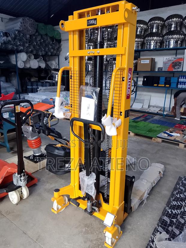 Hydraulic Stacker - main view