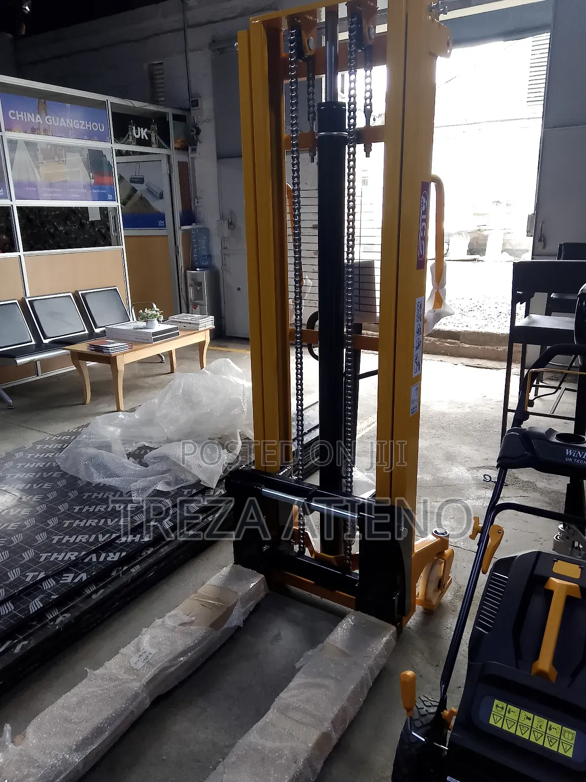 Hand Operated Forklift