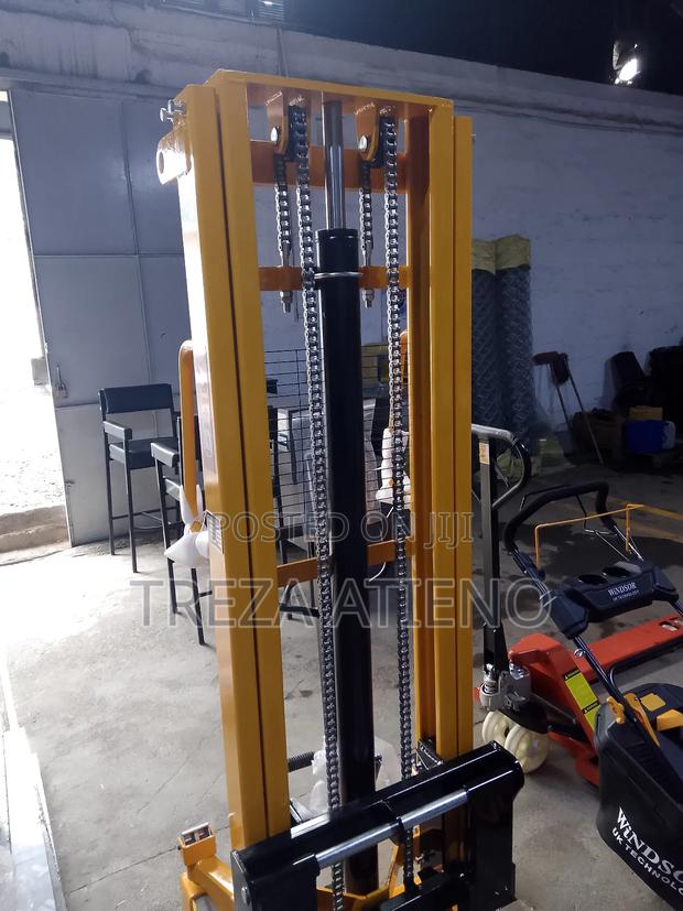 Manual Lift Truck - main view