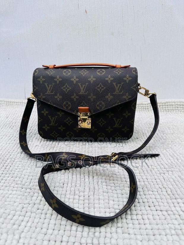 Louis Vuitton Pochette Metis Monogram