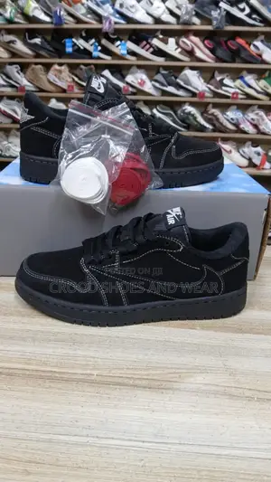 Sneakera and Wear