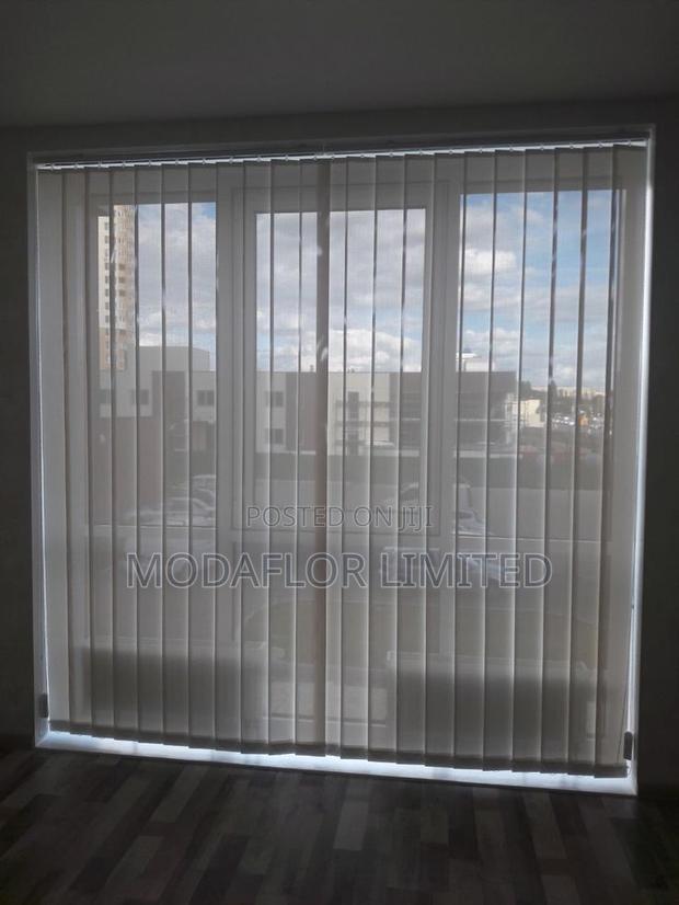 Vertical Blinds Office Window Blinds With Adjustable Light Control