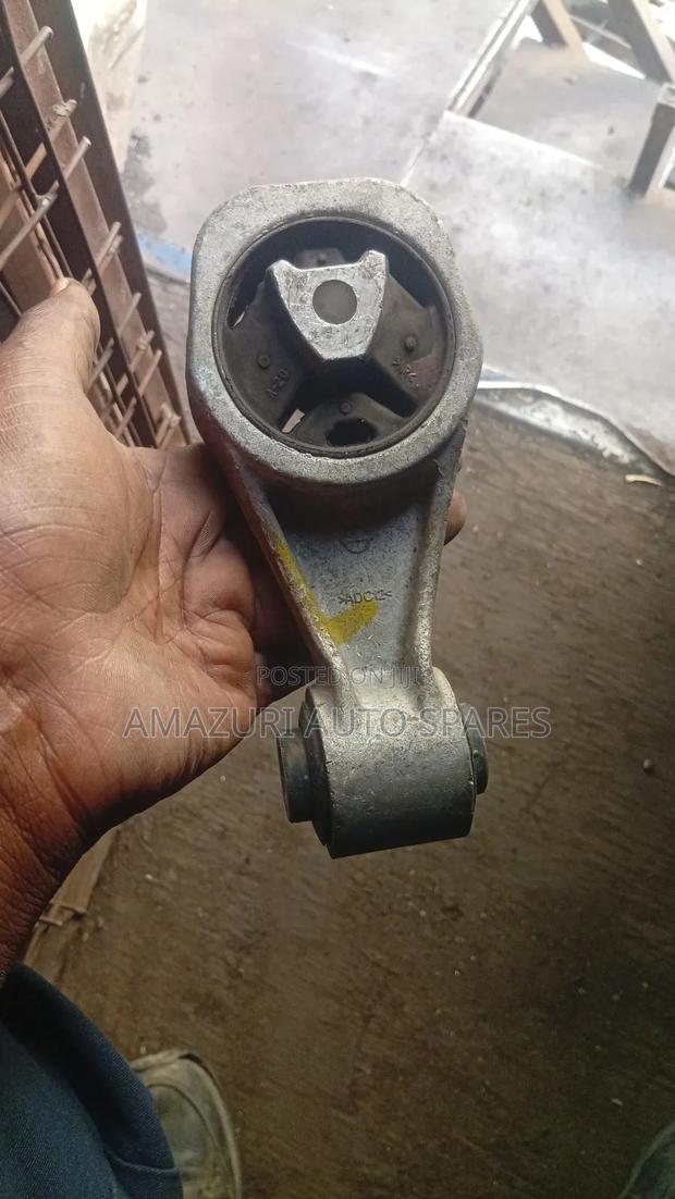 Nissan Sylphy Engine Mount - thumbnail 2